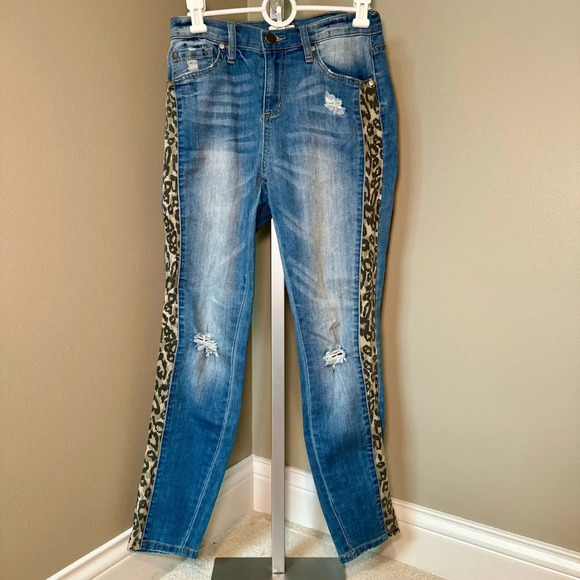 Easel Los Angeles jeans women’s size M - distressed front, cheeta print on side - Picture 1 of 5